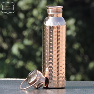 Bouteille en cuivre de haute qualité Design unique Bouteille d'eau en cuivre pour verres disponible à un prix abordable - Product Image 5