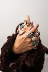 Lote de Anillos de Latón Chapado en Oro de Primera Calidad, Estilo Chic, Anillos de Moda con Engaste de Cristal Natural Ovalado en Bisel, Surtido Variado - Product Image 5