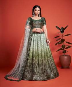 Rajasthani Dance Lehenga Choli avec travail pour les filles indiennes Wedding Bridal Party Wear Clothing - Product Image 4