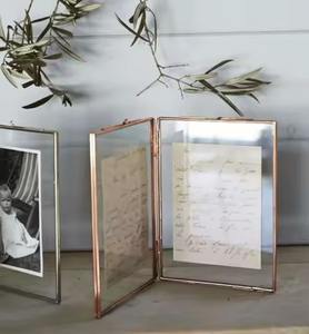 Cadre photo élégant en métal et verre fait à la main, design vintage antique pour présenter de magnifiques souvenirs de famille - Product Image 4