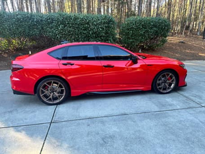 TLX SUV 2022 Automatique AWD Cuir R18 Diesel Essence Aspiration naturelle Volant à gauche Clair Foncé - Product Image 2