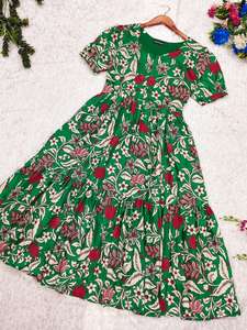 Robe longue Nomadic Muse pour femme, motif tribal vintage, coupe trapèze avec manches bouffantes ludiques - Product Image 5