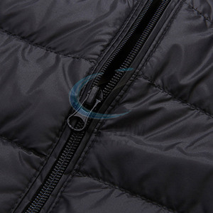 Chaqueta Acolchada de Invierno para Hombre, Talla Grande, Estilo Urbano, con Cuello Alto, Logotipo Frontal, Ecológica y Transpirable, Hecha en Pakistán - Product Image 6