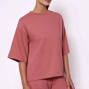 T-shirt d'été pour femme, coupe ample, respirant, en mélange polyester/coton, avec logo personnalisé, haute qualité, faible MOQ, vente en gros - Product Image 3