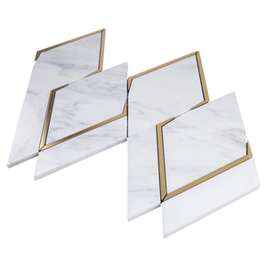 Modernes Naturstein-Mosaik für Balkon und Badezimmer Luxuriöse Weiße Marmor-Diamantfliesen mit Messingeinlage für Innenraumgestaltung - Product Image 4