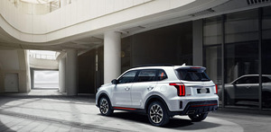 Sport-age R 2.0T Turbocharged FWD SUV 2024 d'occasion, intérieur haut de gamme, disposition spacieuse à 5 places, entretenu avec soin, provenant du Japon - Product Image 2
