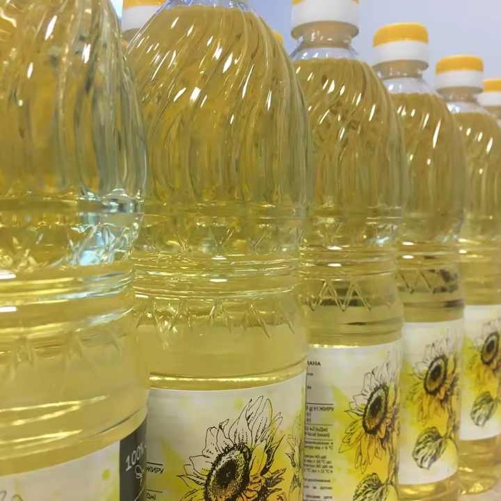 Refined Sunflower Oil Sourced From Trusted Producers Refined Sunflower Oil Prepared With Modern Equipment