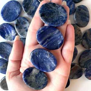 Venta al por mayor suministro a granel piedras de ágata natural cristales artesanías piedras preciosas sodalita curación pulgar masaje preocupación piedra para la venta - Product Image 4