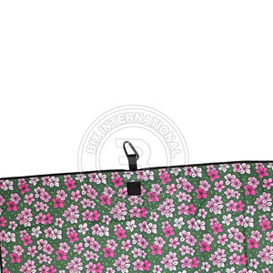 Toalla de golf tipo waffle de material suave y duradero con tecnología de secado rápido para el mantenimiento y cuidado del equipo - Product Image 5