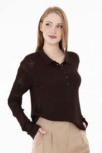 Elegante Blusa de Punto con Cuello Alto para Mujer - Blusa de Tricot Blanca con Patrón de Rosas y Encaje, Manga Larga, Estilo Chic - Product Image 3