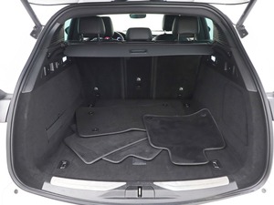 Grecale GT d'occasion haut de gamme 2024, excellent état, pour l'exportation et performances fiables - Product Image 3