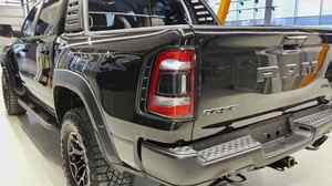 Pick-up 4x4 haute performance d'occasion 2024, cabine double, conduite à gauche, sièges en cuir, caméra arrière - Product Image 6