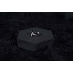 NOVAMART Fine SILVERINGS 925 STERLING ROYALE SERPENTI <b>SILVER</b> <b>RING</b> with RHODIUM PLATED DIAMOND GEOMETRIC PATTERN EVERYDAY WEAR IG - Product Image 2