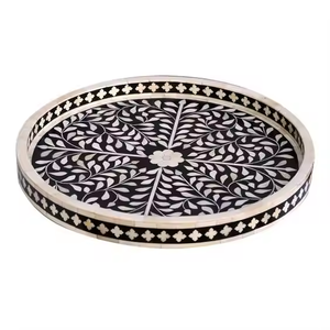 Plateau de service rond en os incrusté fait à la main, design moderne, artisanat artisanal de l'Uttar Pradesh pour la décoration de la maison et les articles de cuisine - Product Image 3