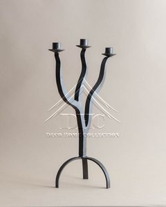 Grand bougeoir décoratif antique en fer forgé forgé avec volutes en métal artisanales exquises pour des intérieurs intemporels - Product Image 2