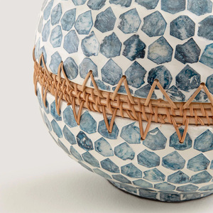 Jarrón decorativo de nácar de lujo con incrustaciones de concha de Capiz azul con adorno de ratán Natural Ideal para la decoración de la sala de estar o del Hotel - Product Image 6