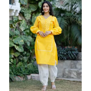 Exportation Indienne – Ensemble 2 Pièces en Soie Chanderi Jaune Unie de Haute Qualité, Écologique, Respirant et à Séchage Rapide, Longueur Genou, Style Doux pour Femme - Product Image 5