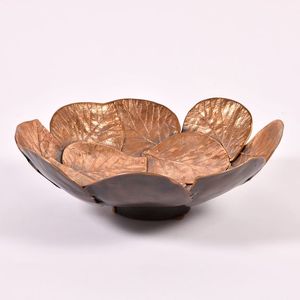 Cuenco de cobre con forma de flor de Calidad exclusiva, diseño elegante, cuenco de cobre para servir comida de Ramadán al precio más barato por proveedores indios - Product Image 1