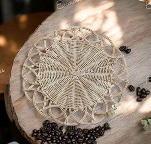 Plato de cargador de ratán redondo Floral hecho a mano artesanal, mantel de ratán Natural para comedor elegante para Decoración de mesa de restaurante - Product Image 1