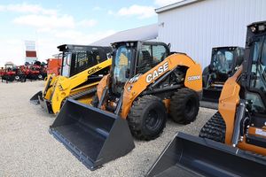 Case SV280B Skid Steer Wheel Loader en buenas condiciones SV280B Case Skid Steer en venta 1 año de garantía - Product Image 5