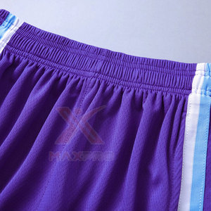 ชุดบาสเก็ตบอลน้ำหนักเบา ดีไซน์โดดเด่น สีพื้น พร้อมสกรีนโลโก้ตามสั่ง - Product Image 4