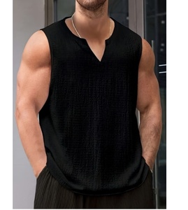 Débardeurs de sport noirs respirants à col en V pour hommes actifs – Idéaux pour l'entraînement et le fitness - Product Image 5