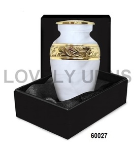 Urne commémorative artisanale en laiton de style européen, petite, unisexe, pour cendres humaines - Product Image 1