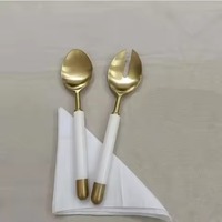 Kualitas Terbaik Makanan warna emas aman berkelanjutan dicetak Resin menangani Salad Server Set untuk penggunaan meja rumah dan Hotel