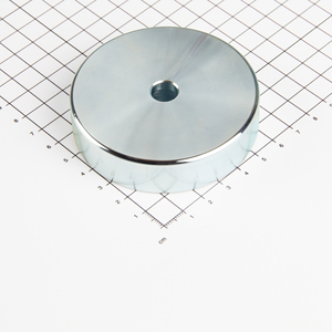 Gripper piatto in neodimio Ø75x18mm con recessione cilindrica - Product Image 1