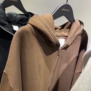 Sudaderas con capucha con cremallera completa en negro con estampado de hojaldre personalizado para hombre Diseño inspirado en Assassins teñido liso de algodón 100% para envío de WinterDDP - Product Image 4