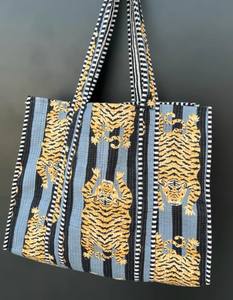 Sac fourre-tout en coton matelassé fait main, imprimé tigre, sac d'épicerie réutilisable - Product Image 1