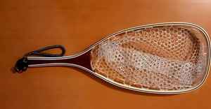 Épuisette de pêche à la mouche d'extérieur avec cadre en bois et filet en caoutchouc, outil de capture de truites à lancer à la main - Product Image 5