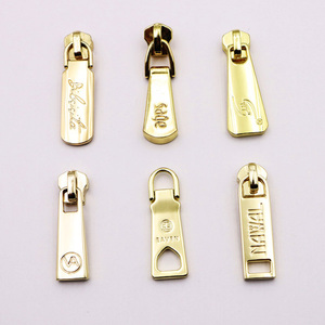 Accessoires de sac en cuir de luxe, tirette de fermeture éclair en métal robuste, logo <span class=keywords><strong>personnalisé</strong></span>, tirette de fermeture éclair dorée - Product Image 1