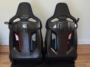 เบาะนั่งคาร์บอน M2 G87 ของแท้จากโรงงาน (OEM) รุ่น M Performance สำหรับรถซีรีย์ 3 M3 CS ปี 2023-2024 - Product Image 3