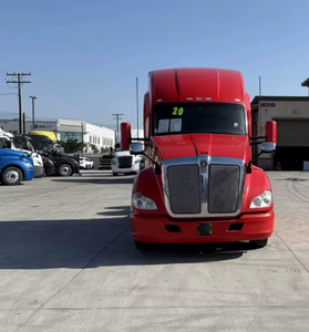 Camion semi-remorque T680 Sleeper d'occasion - Toit surélevé, 450 CV, automatique - Product Image 4