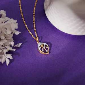 Sublime Gold Diamond Pendant Diseño de joyería elegante para mujer - Product Image 6