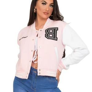 Veste de Baseball universitaire pour femmes Crop Slim Fitness broderie personnalisée coton matelassé vente en gros femmes veste universitaire - Product Image 1