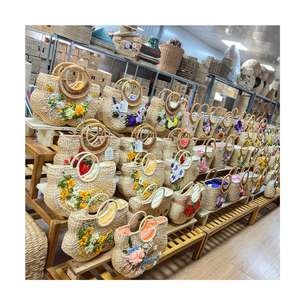 Elegante bolso de jacinto de agua con correa elaborado en bolsa de fibra natural de Vietnam para la utilidad y comodidad del día a día - Product Image 1