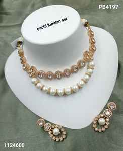 Collar de Gargantilla Pachi Kundan de perlas chapadas en oro de nuevo diseño de alta calidad con pendientes conjuntos de joyería de boda india tradicional - Product Image 3