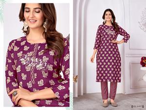 ผ้าไหมรอยัลคุณภาพส่งออกด้วยงานฝีมือและผ้าฝ้ายเย็บด้านในกางเกงคอร์ติสสําหรับผู้หญิงสวมใส่จากอินเดีย - Product Image 3