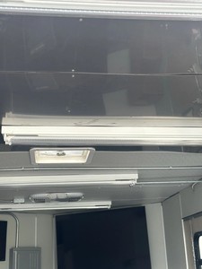 Remorque de concession Freedom Trailers avec fenêtre de service, capot, téléviseurs et panneau - Product Image 2