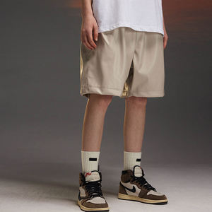 Shorts décontractés vintage en tricot pour hommes, avec cordon de serrage, taille élastique, poches, style streetwear, respirants, personnalisables, vente en gros - Product Image 4