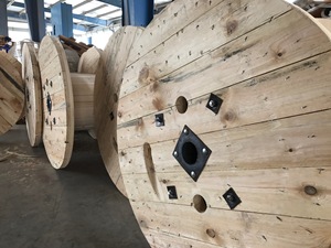 Bobine de tambour de câble en bois de fabricant vietnamien, matériel de bois/contreplaqué, bobine de câble de tambour de conception personnalisée, kit de chute de tambour de câble - Product Image 4