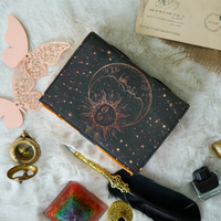 Journal Grimoire Soleil et Lune fait main de 200 pages en cuir véritable, livre de sorts magiques personnalisable avec un magnifique cadenas