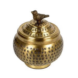 Tarro de almacenamiento de latón martillado redondo con contenedor de metal decorativo de remate de mariposa - Product Image 5