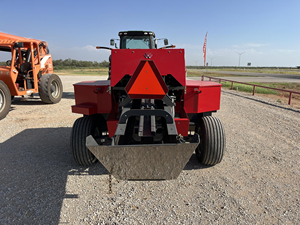 Presse à balles carrées compacte Massey Ferguson 1840 de haute qualité pour ensilage et foin, idéale pour l'agriculture. - Product Image 5