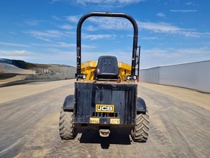 รถดัมพ์ JCB 3TST ปี 2015 รถบรรทุกหนัก 150-250 แรงม้า ดีเซล 4-6 ลิตร 6 สูบ เกียร์ธรรมดา 4x2 น้ำหนักรวม 10-15 ตัน - Product Image 2