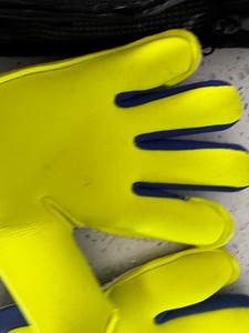 Gants de gardien de but de football professionnels de nouvelle conception, en latex, imperméables, respirants, avec sangle de poignet réglable, doigts entiers - Product Image 5