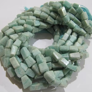 Perles de pierres précieuses naturelles vertes en forme de pépite d'amazonite taille 9x11mm à 10x12mm brin 8 pouces de long - Product Image 1