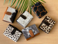 Dompet Wanita Kulit Asli Buatan Tangan Motif Hewan dengan Sentuhan Distressed, Ukuran Ideal, Multifungsi, Tempat Kartu ATM